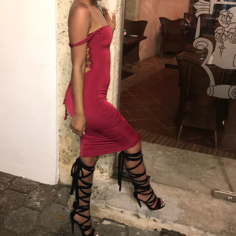 Red bodycon dress